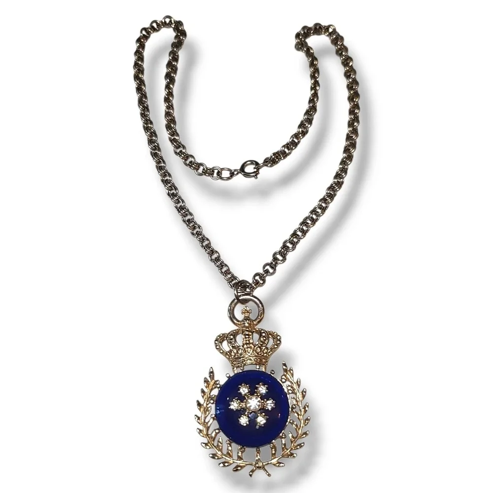 Vintage Crown Crest Blue Cabochon Rhinestone Gold Tone Pendant Necklace 15" - Picture 1 of 5